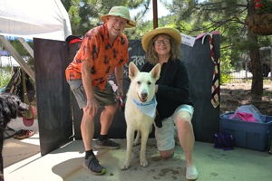 2023-07-21 Evergreen Ambary Garden Dog Photobooth seven couple with large white dog  003
