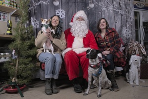 2024-12-07-Tala-Peaches-EAPL ChowDown-Santa  010