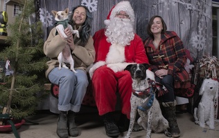 2024-12-07-Tala-Peaches-EAPL ChowDown-Santa  012