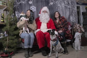 2024-12-07-Tala-Peaches-EAPL ChowDown-Santa  014