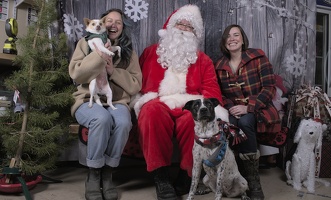 2024-12-07-Tala-Peaches-EAPL ChowDown-Santa  017