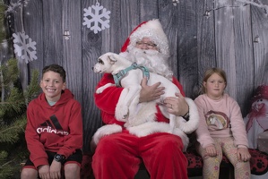 2024-12-07-Velma-EAPL ChowDown-Santa  014