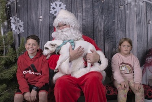 2024-12-07-Velma-EAPL ChowDown-Santa  015