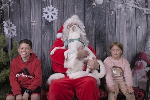 2024-12-07-Velma-EAPL ChowDown-Santa  018