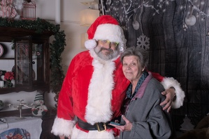 2024-11-06 EAPL Santa Pics Gary and Mom  029