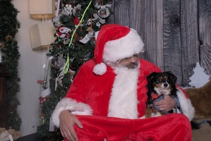 2024-11-06 EAPL Santa Pics Lady  030