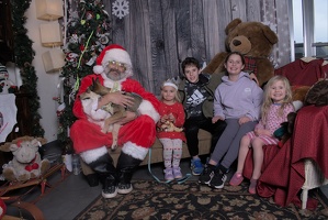 2024-11-06 EAPL Santa Pics Whiskey and Family  027