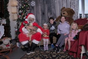 2024-11-06 EAPL Santa Pics Whiskey and Family  028