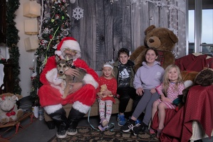 2024-11-06 EAPL Santa Pics Whiskey and Family  031