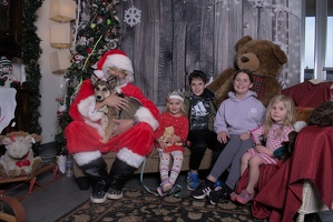 2024-11-06 EAPL Santa Pics Whiskey and Family  034